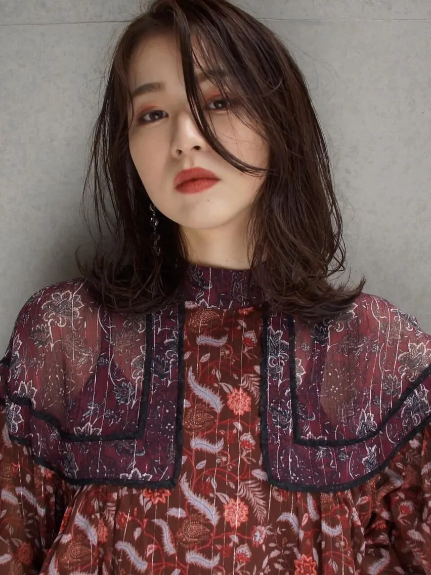 ミディアム カット ヘアカラー トリートメント Lino by hoNuaのヘアスタイル