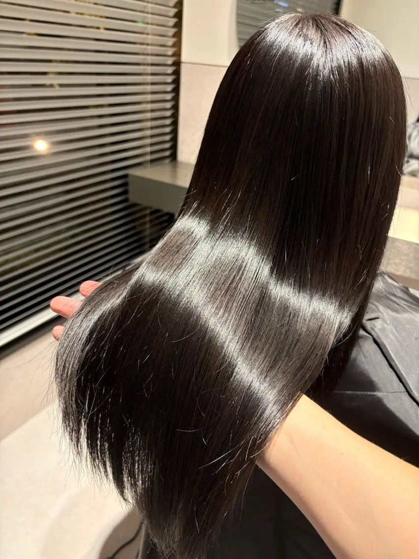 【透明感カラー】カット＋カラー+ULTOWAトリートメントの写真