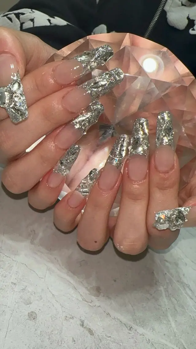 ネイル フレンチネイル キラキラネイル ハンドネイル with nail.のネイルデザイン