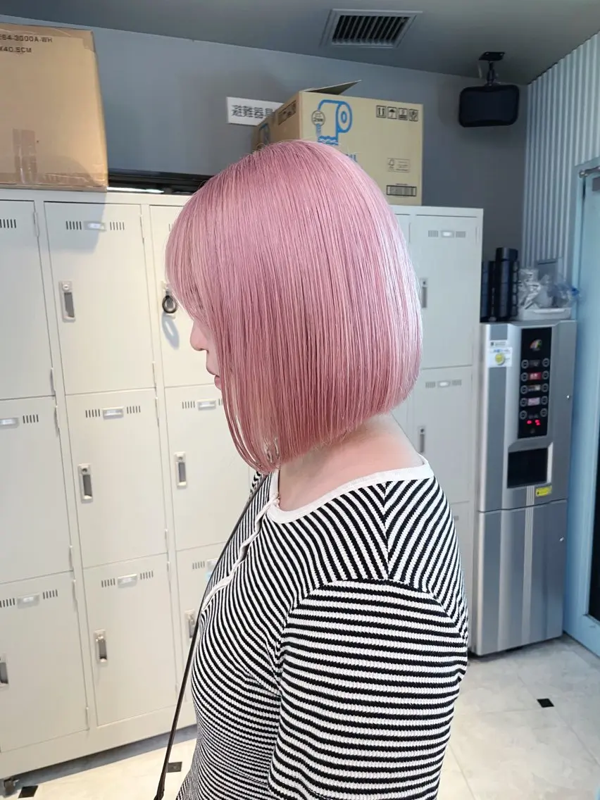 セミロング ブリーチ✖️ 縮毛LANDのヘアスタイル
