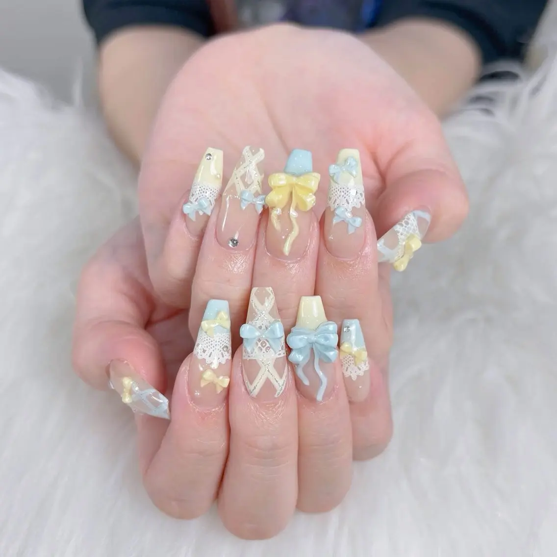 ネイル 韓国ネイル マグネットネイル 持ち込み ハンドネイル Anna Nail - ROYALのネイルデザイン