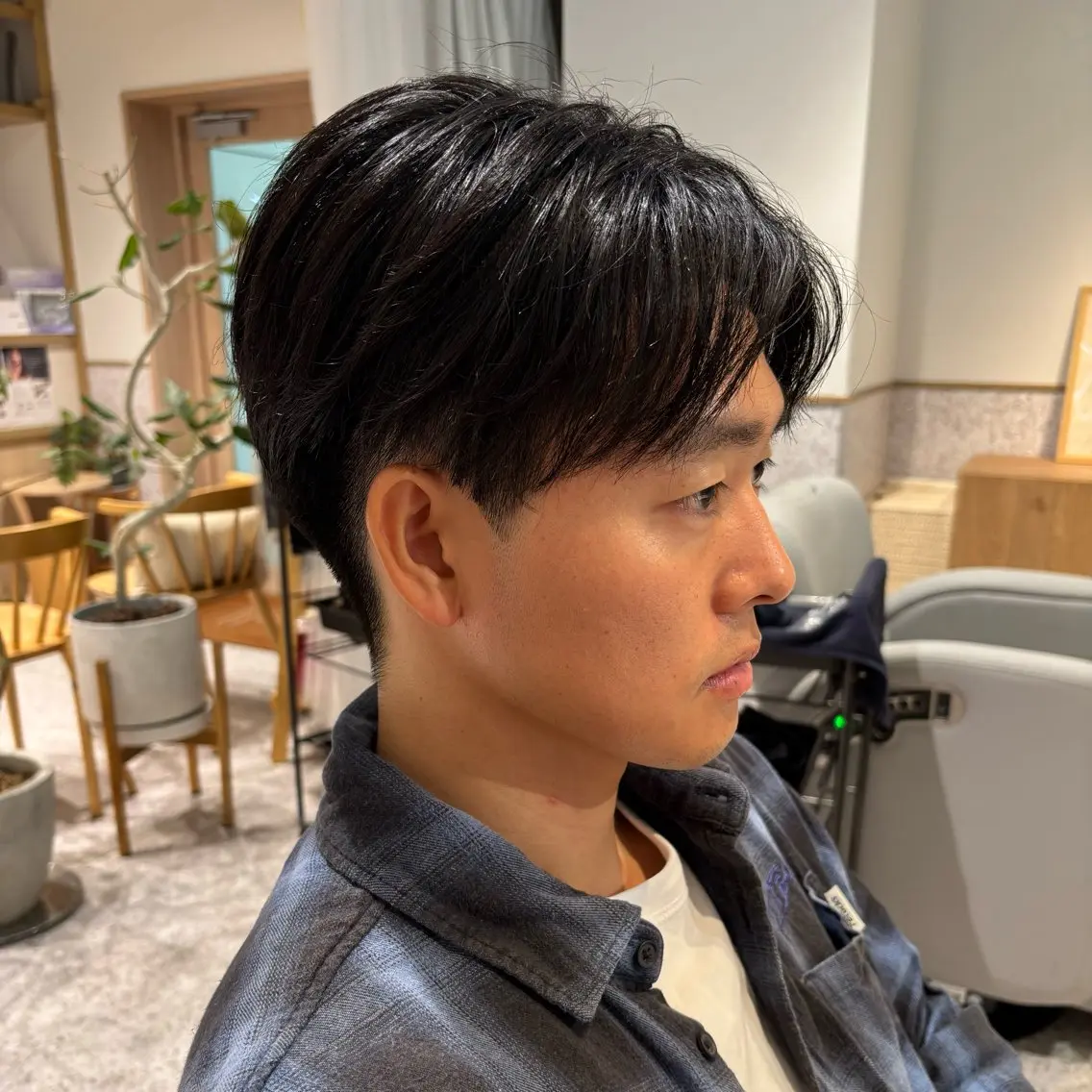 メンズ センターパート メンズハイライト メンズハイトーン メンズインナーカラー メンズ韓国風 カット 暖色カラー/ パリジェンヌ💟みくのヘアスタイル