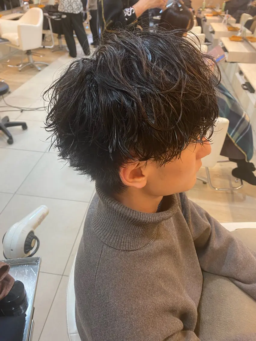 ミディアム カラー パーマ ヘアアレンジ メンズ キッズ ミディアムパーマ メンズブリーチ センターパート カルマパーマ マッシュ 🫧Selene SHOGO🫧のヘアスタイル