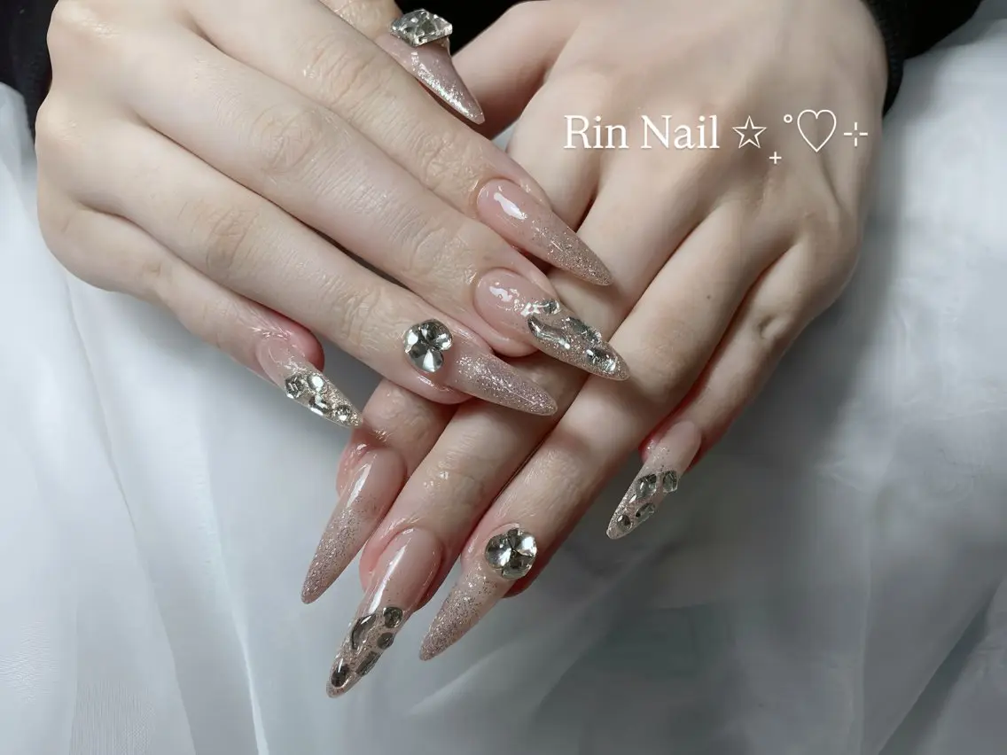 ネイル ボルドー フレンチネイル グラデーション キラキラネイル 韓国ネイル ハンドネイル Rin Nail 新大久保店のネイルデザイン