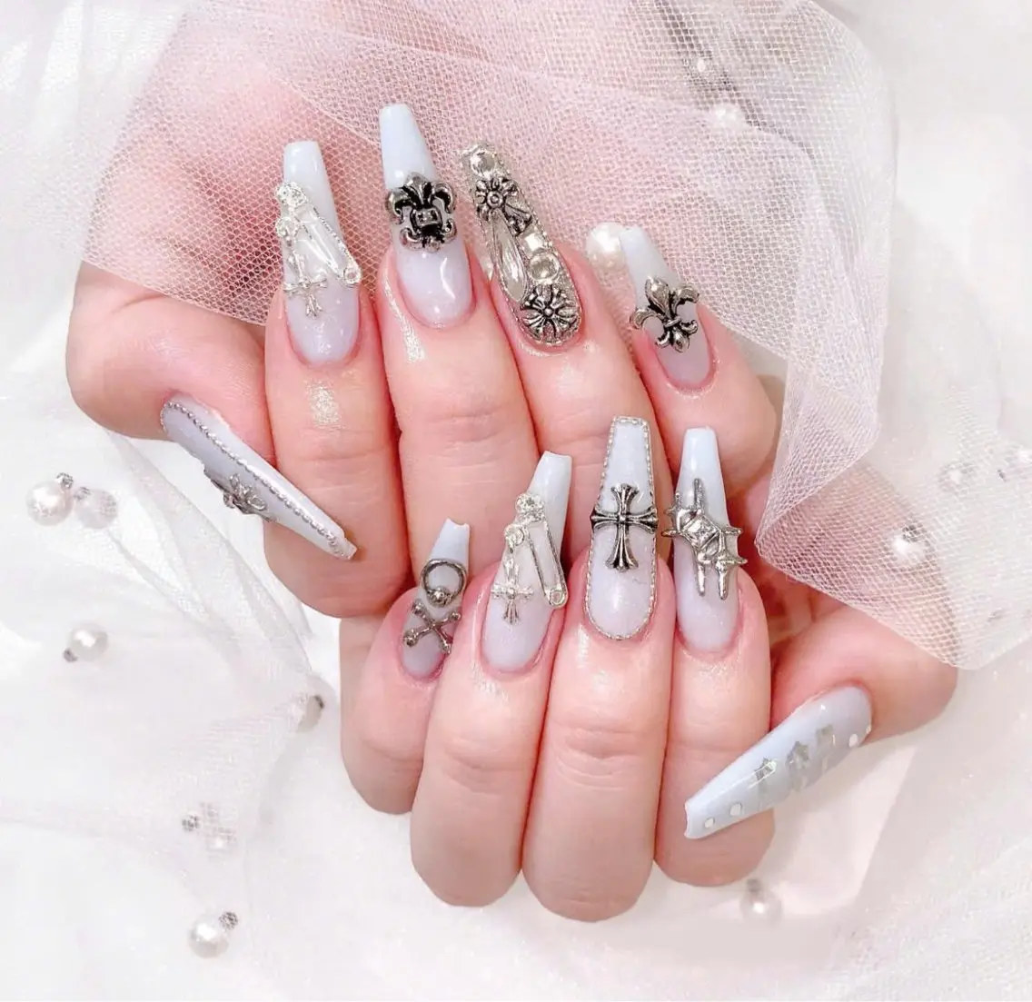 ネイル Lyna 池袋のネイルデザイン