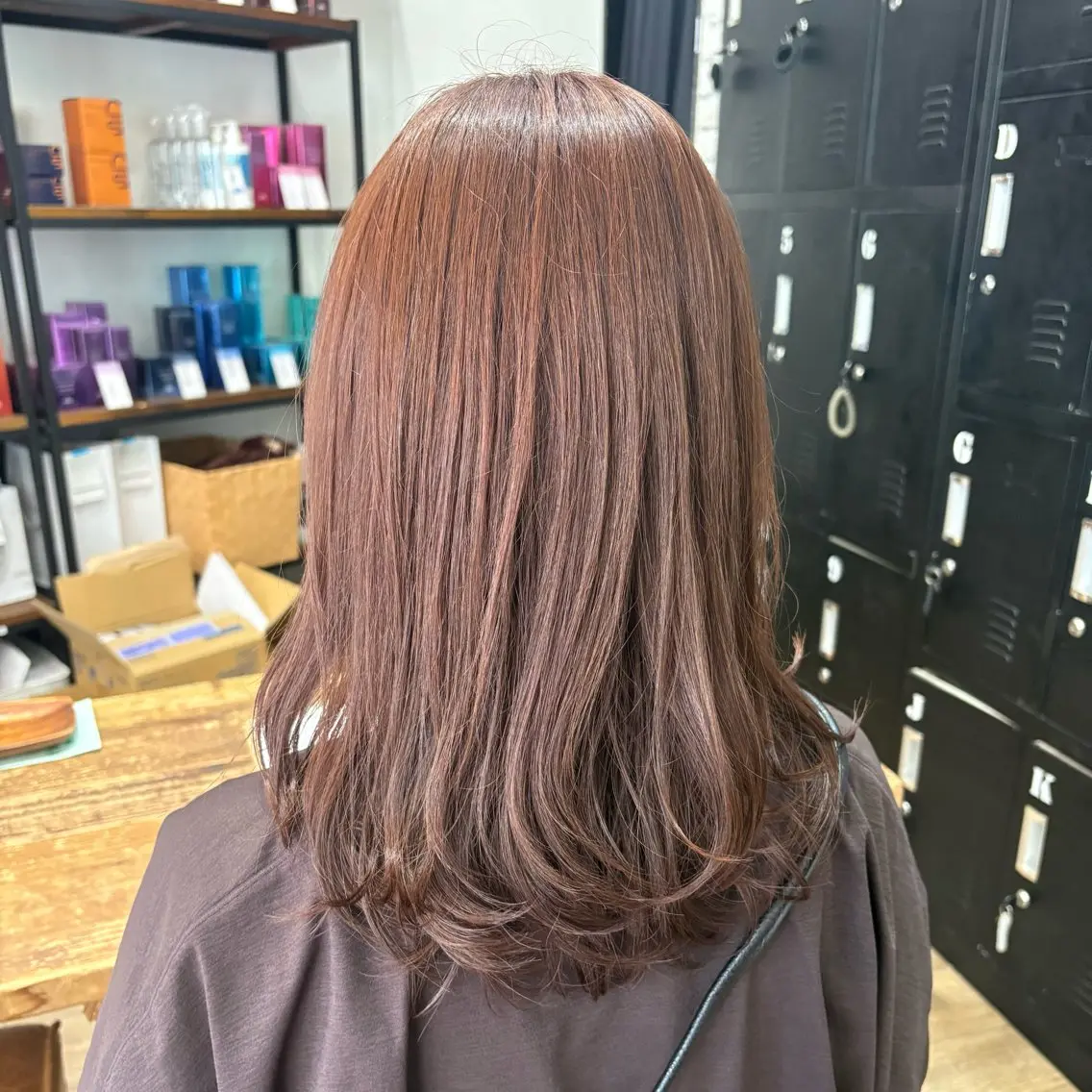 ミディアム 前田 樺音のヘアスタイル