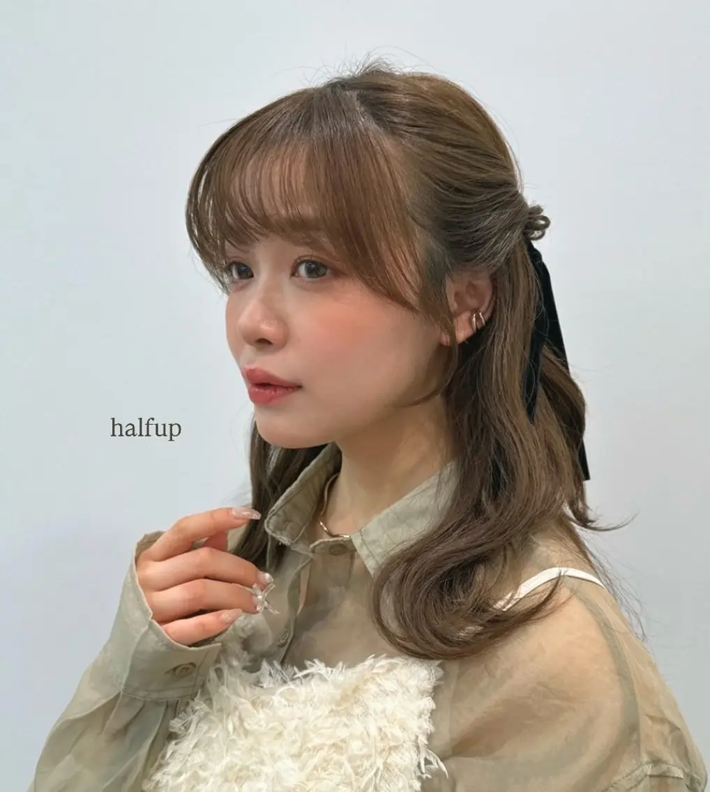 ミディアム ヘアアレンジ ヘアセット 立川 🫧 ブリーチ 艶髪カラー🧸✨️のヘアスタイル