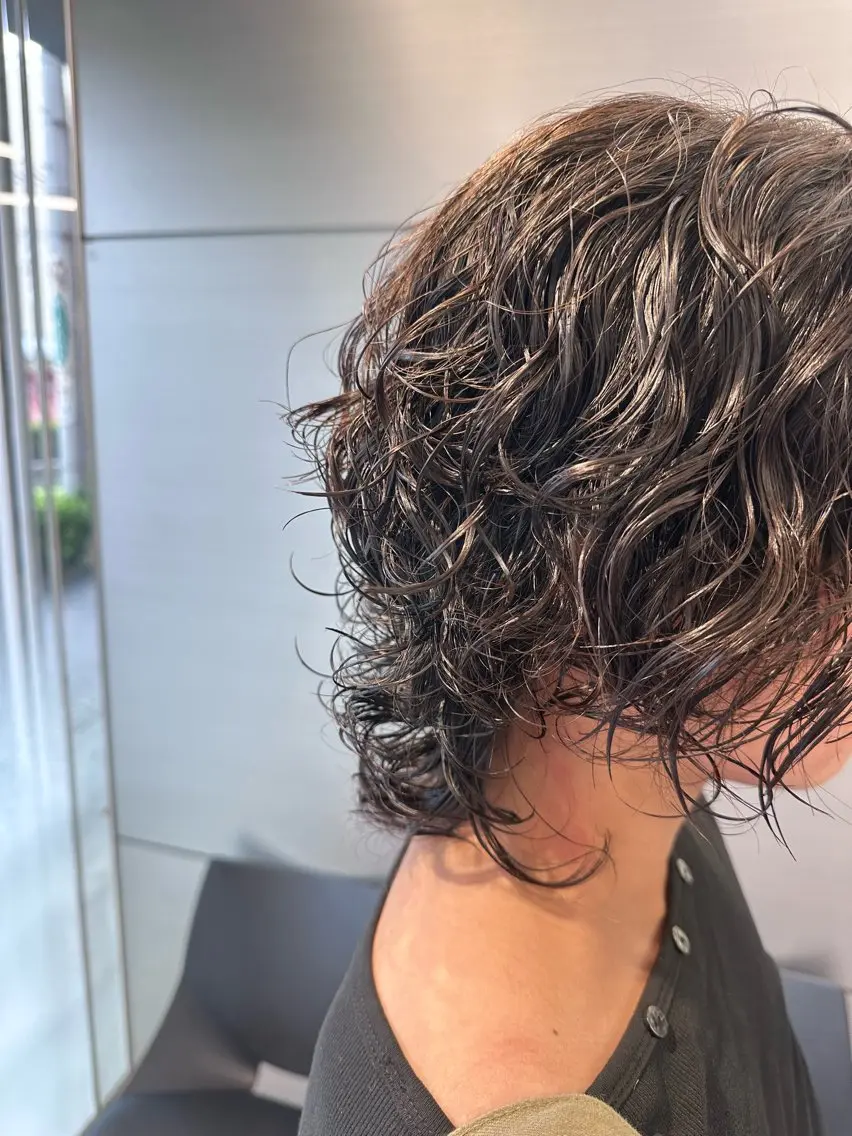 ミディアム パーマ ミディアムパーマ デジタルパーマ ✨️デザインカラー AIRI✨のヘアスタイル