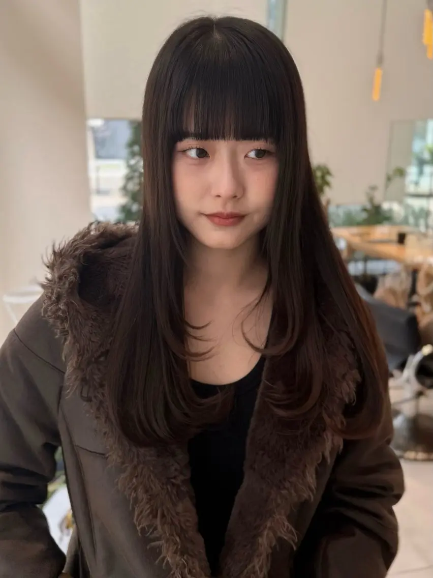 ロング カラー カット ヘアカラー トリートメント ヘッドスパ ヘアセット ミオ💎ショート 透ける暗髪のヘアスタイル