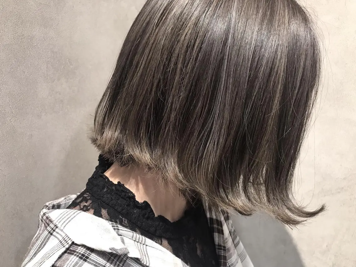 セミロング カラー ヘアアレンジ 対馬 粘音のヘアスタイル