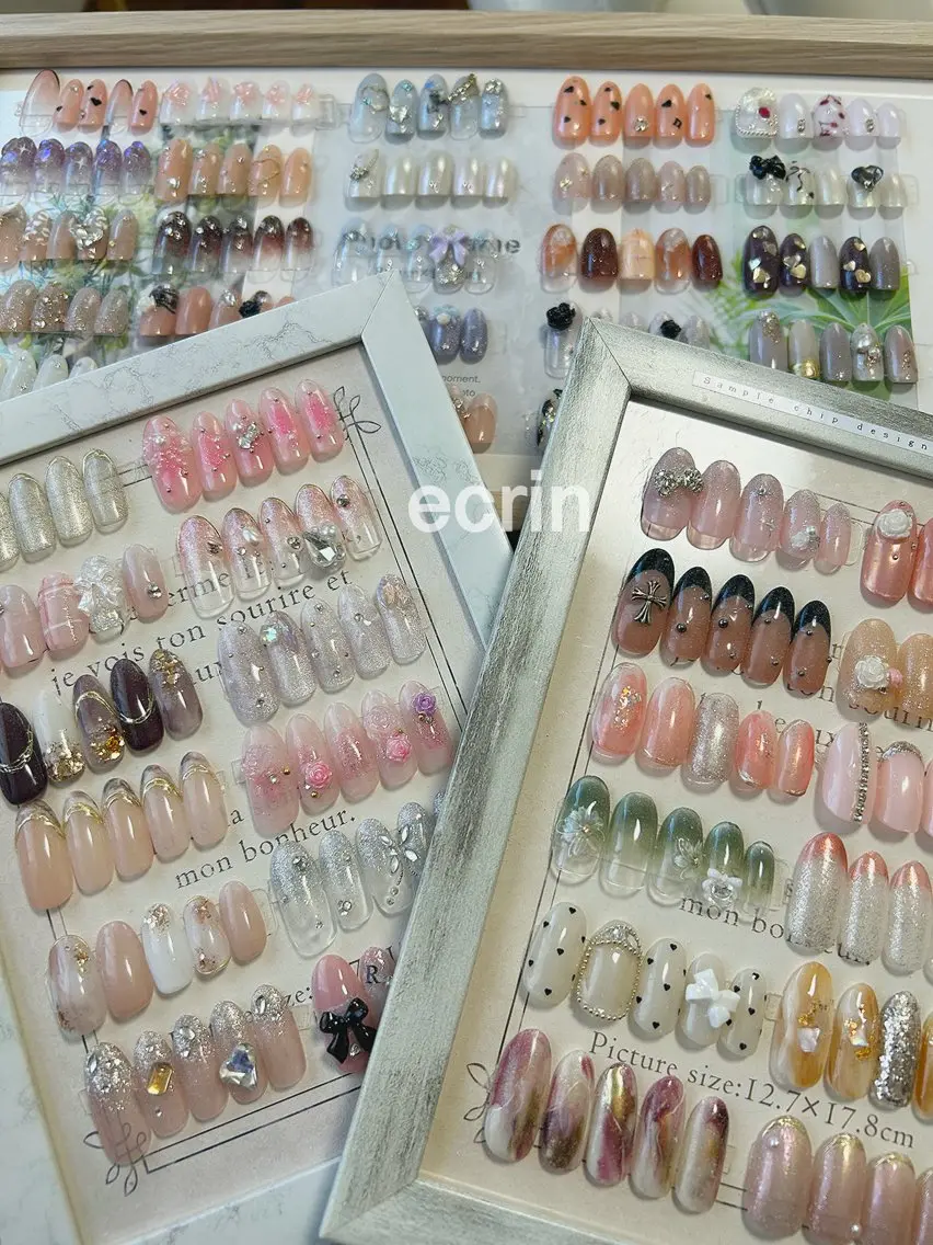 平日限定🕊️《デザインを決められない方におすすめ》🩵 ハンドネイル　サンプルチップデザインの写真