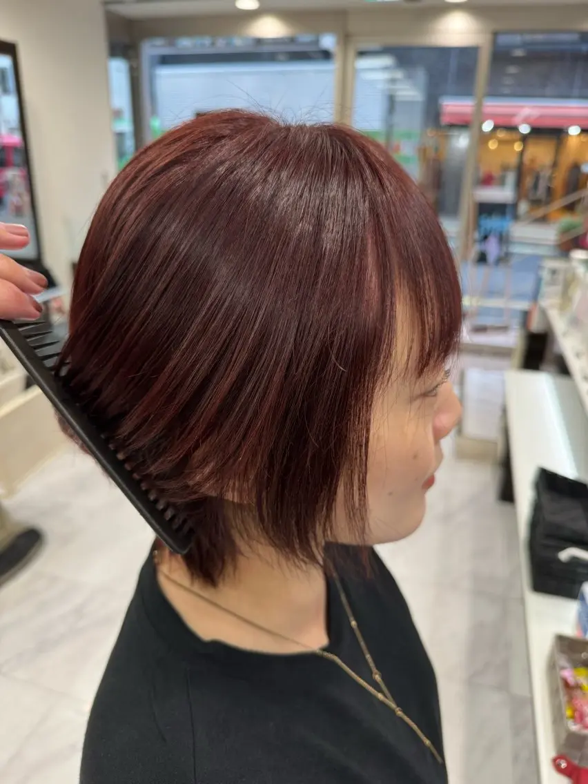 ショート カラー ヘアアレンジ 切りっぱなしボブ 前下がりボブ ブリーチ デザインカラー ダブルカラー 目黒 碧人のヘアスタイル