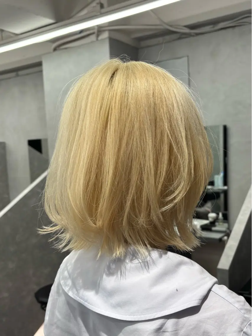 ショート カラー ヘアアレンジ ボブレイヤー ブリーチ 抜きっぱなしブロンド ボブ レイヤーカット カット ヘアカラー ハイトーン×似合わせ Shoseiのヘアスタイル
