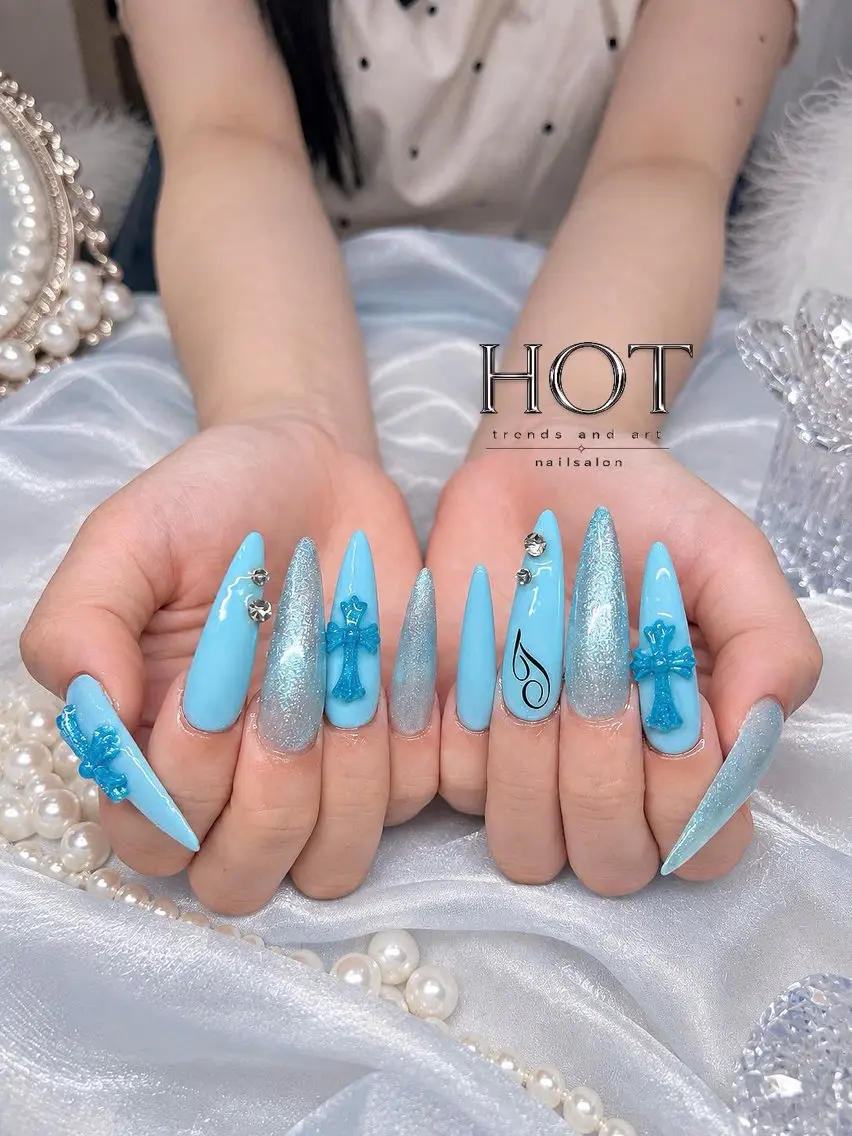 ネイル アートネイル オーロラネイル クリアネイル 長さ出し フレンチネイル ハンドネイル HOT Nail Salonのネイルデザイン