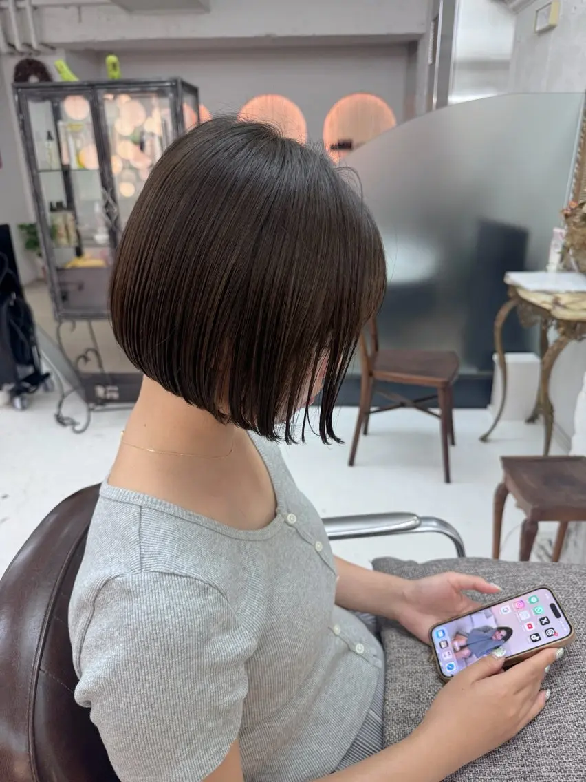 ショート カット 樋口 夏希のヘアスタイル