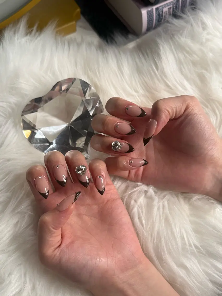 ネイル ブラウン フレンチネイル ハンドネイル cheri&co marinのネイルデザイン