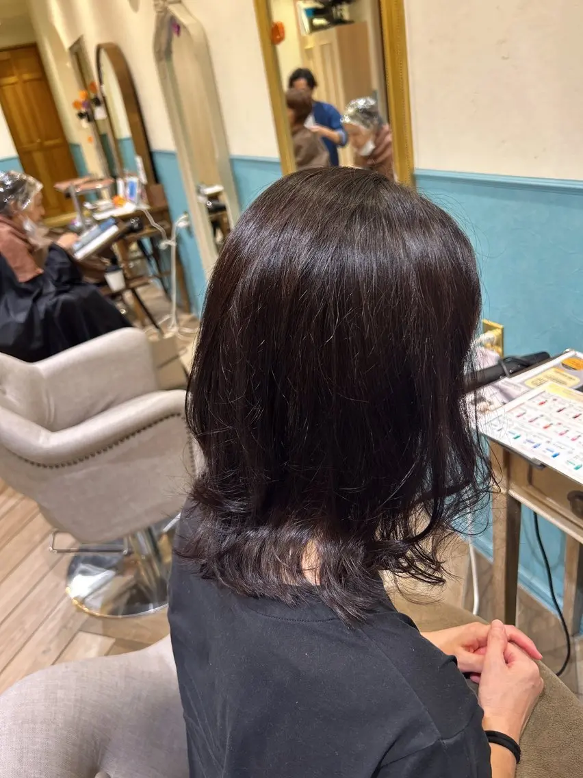 ミディアム ミディアムレイヤー レイヤーカット カット ヘアカラー トリートメント 河野 穂香のヘアスタイル