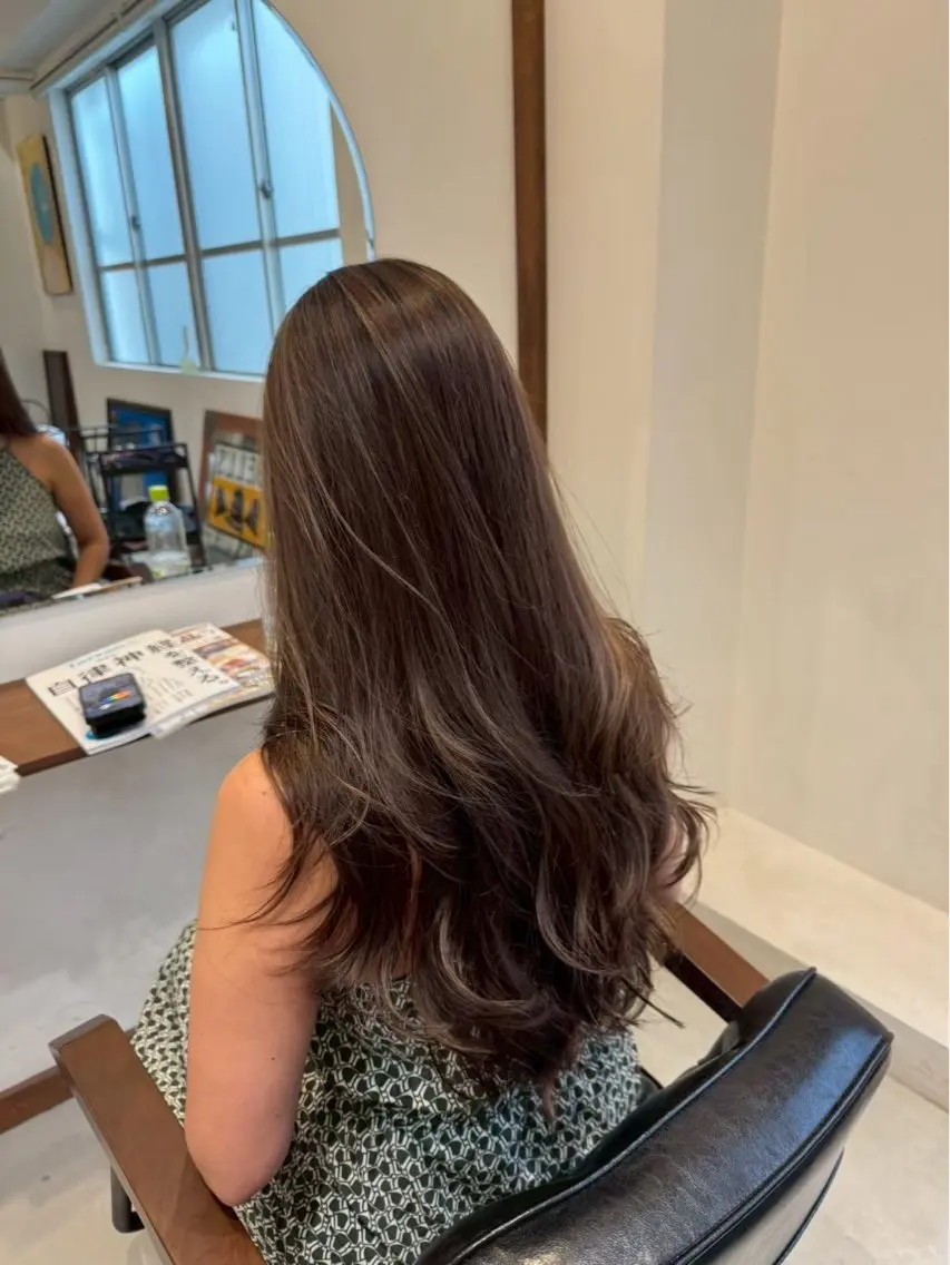 カラー ROUIS ホノカのヘアスタイル
