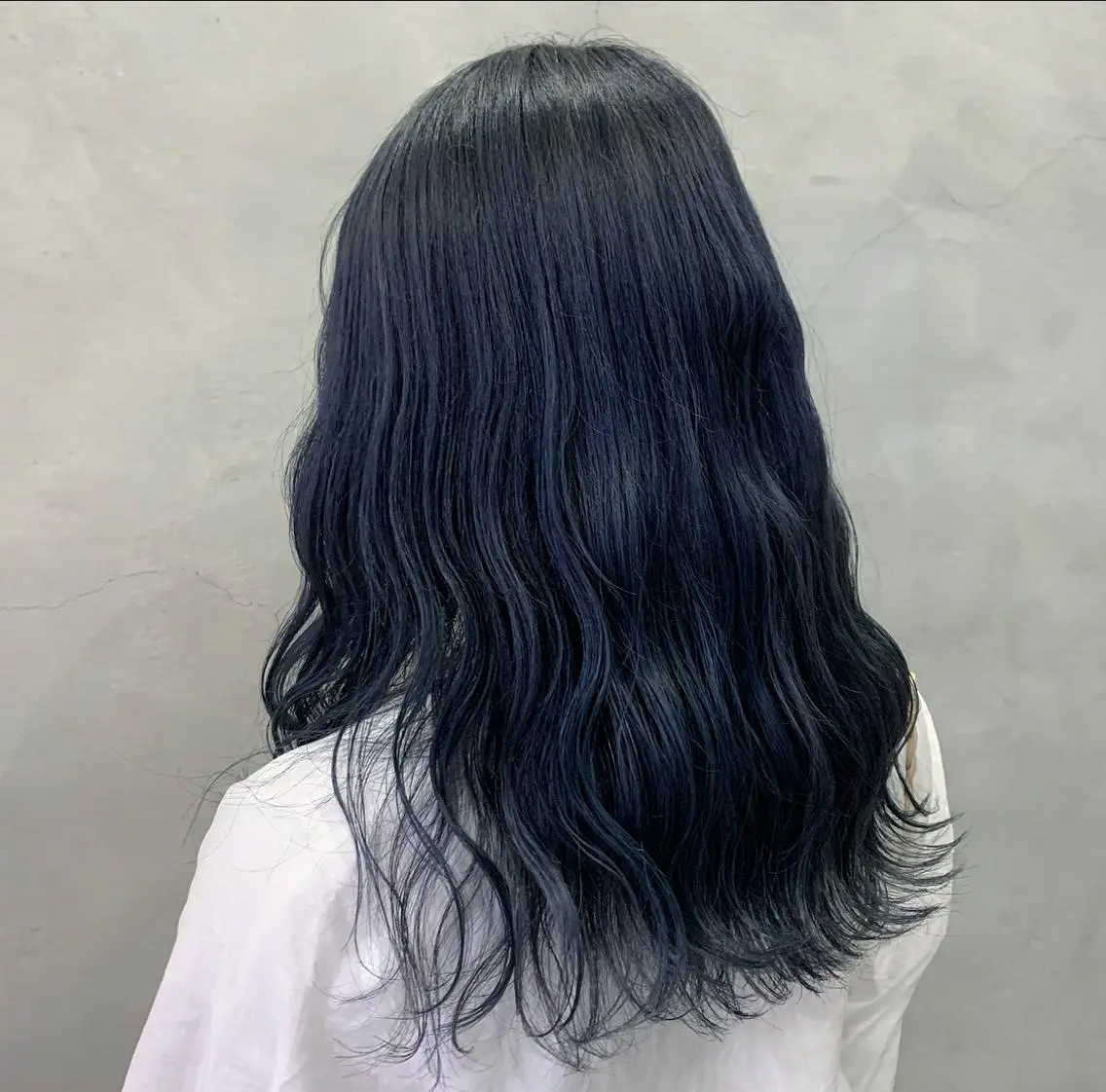 ロング カラー wakana/ 柔らかベージュカラーのヘアスタイル