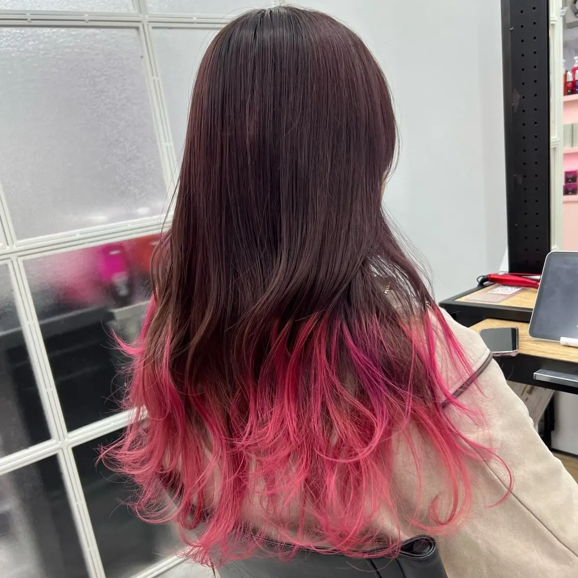 ロング バイオレットブラウン カット ヘアカラー トリートメント 岸下 理緒のヘアスタイル
