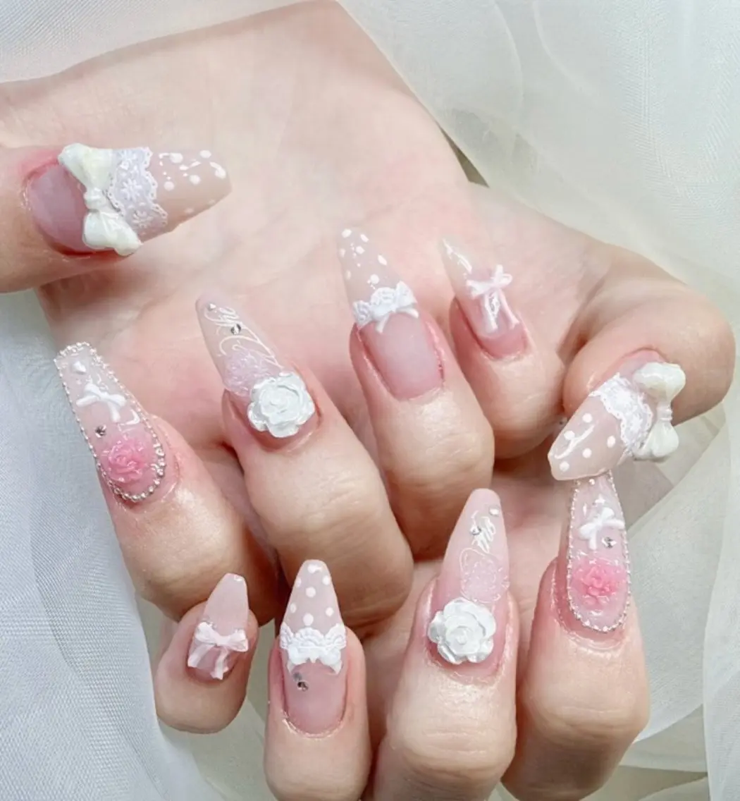ネイル ドット ジェルネイル ガーリー 韓国ネイル レース NailSalon✨ Écrinエクランのネイルデザイン
