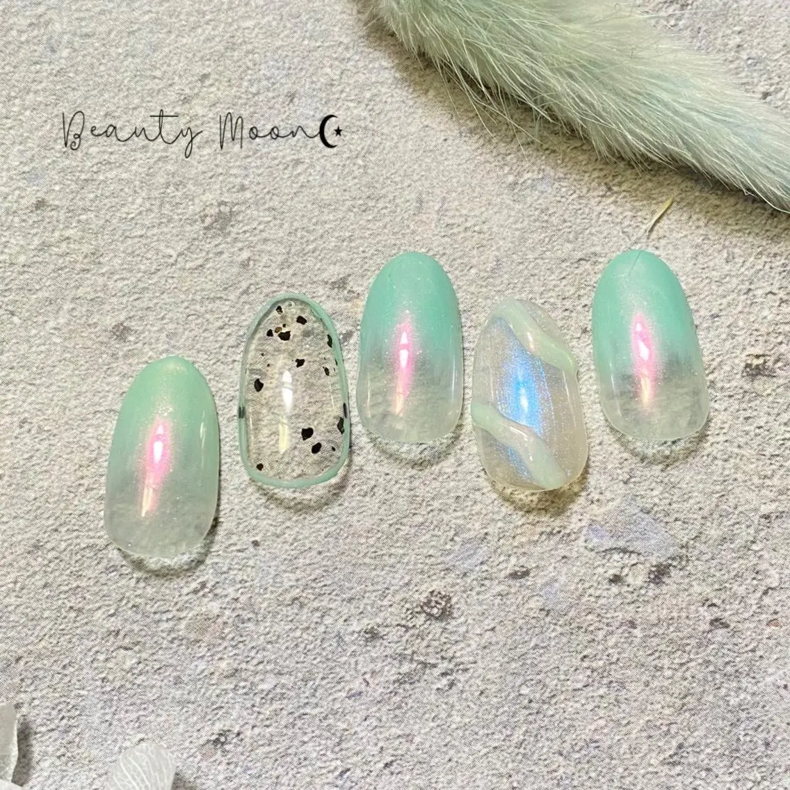 ネイル クリアネイル ジェルネイル グラデーション グリーン ハンドネイル beauty ☪︎moonのネイルデザイン