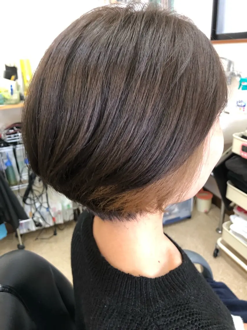 ショート カラー 石塚 浩のヘアスタイル