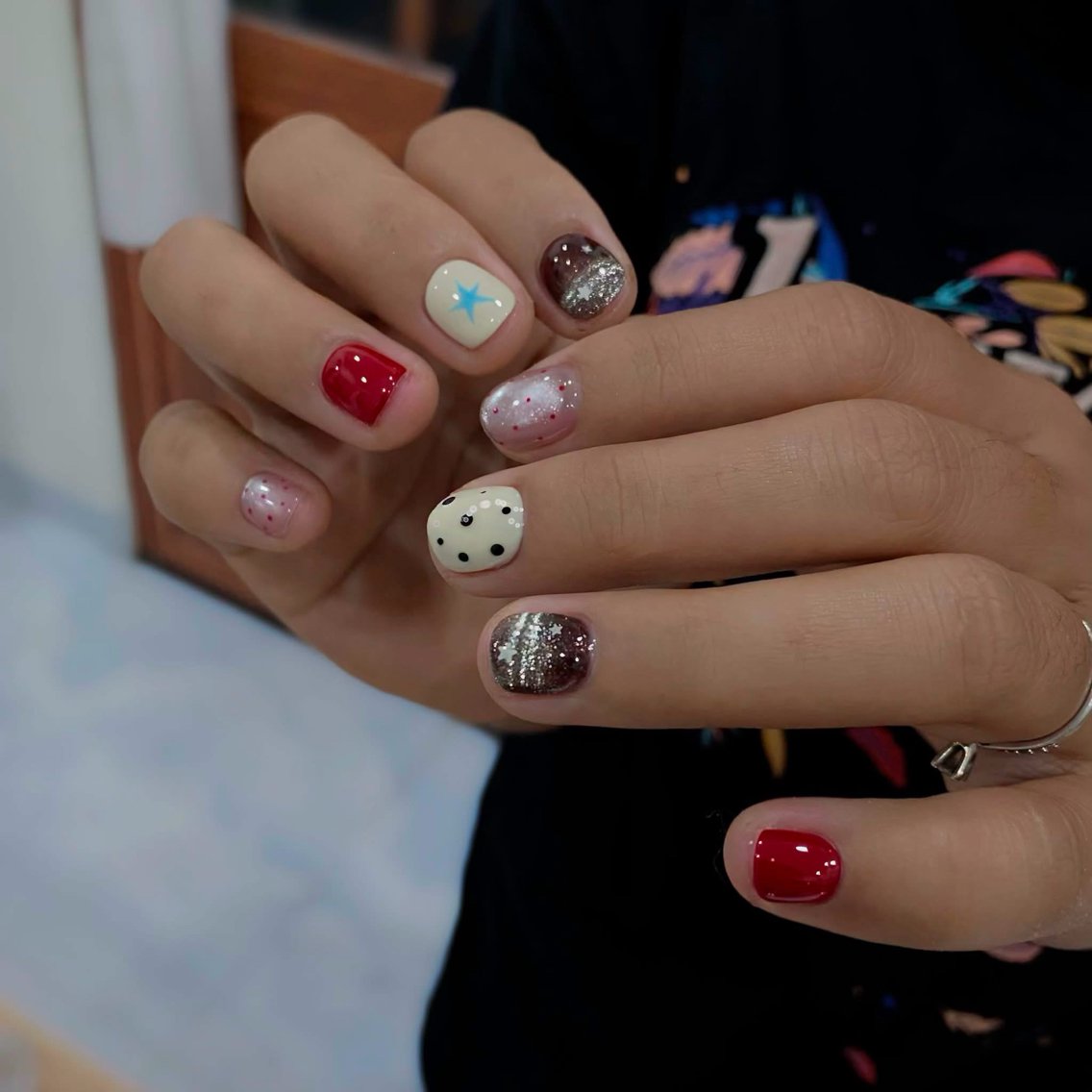 ネイル オーロラネイル 氷ネイル・うるうるネイル 韓国ネイル 水色 夏ネイル ハンドネイル キラキメ 博多nail💅のネイルデザイン