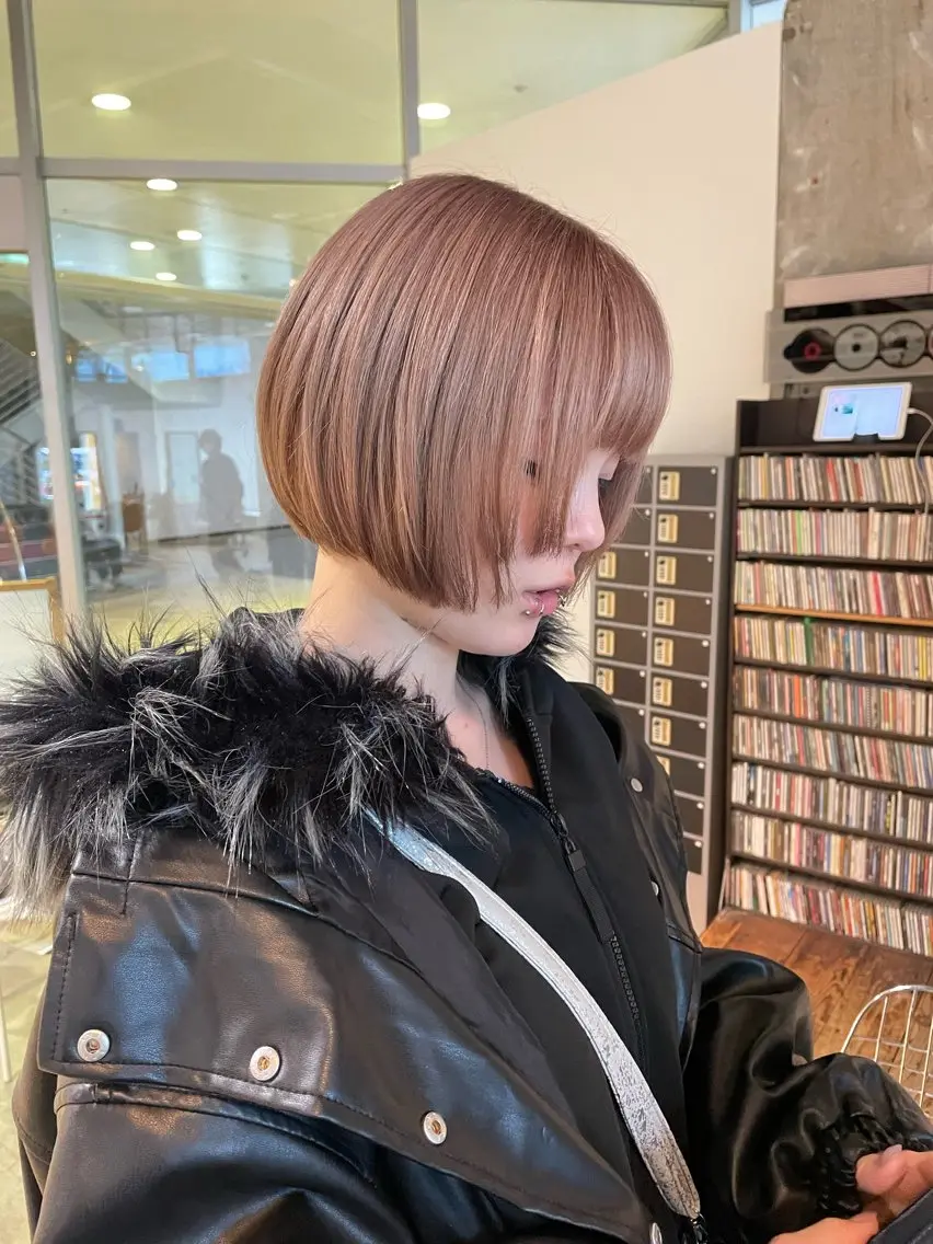ショート カラー ベージュカラー ブリーチ ヘアカラー トリートメント 🪿透明感/艶カラー ﾜﾀﾅﾍﾞｱｵｲのヘアスタイル