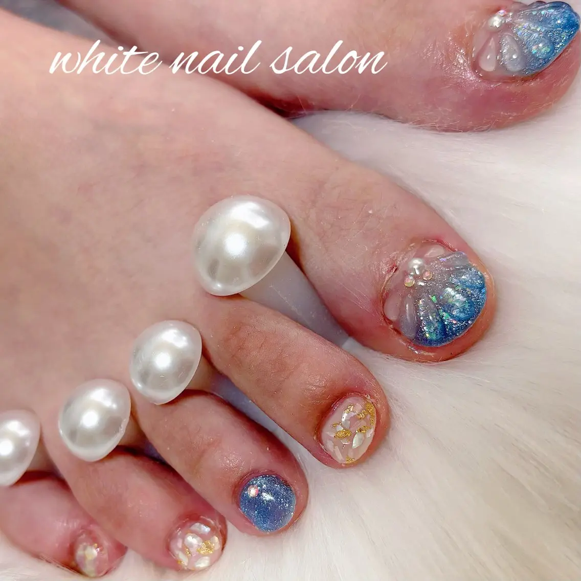 ネイル フットネイル ラメ(グリッター) フットネイル white nail salonのネイルデザイン