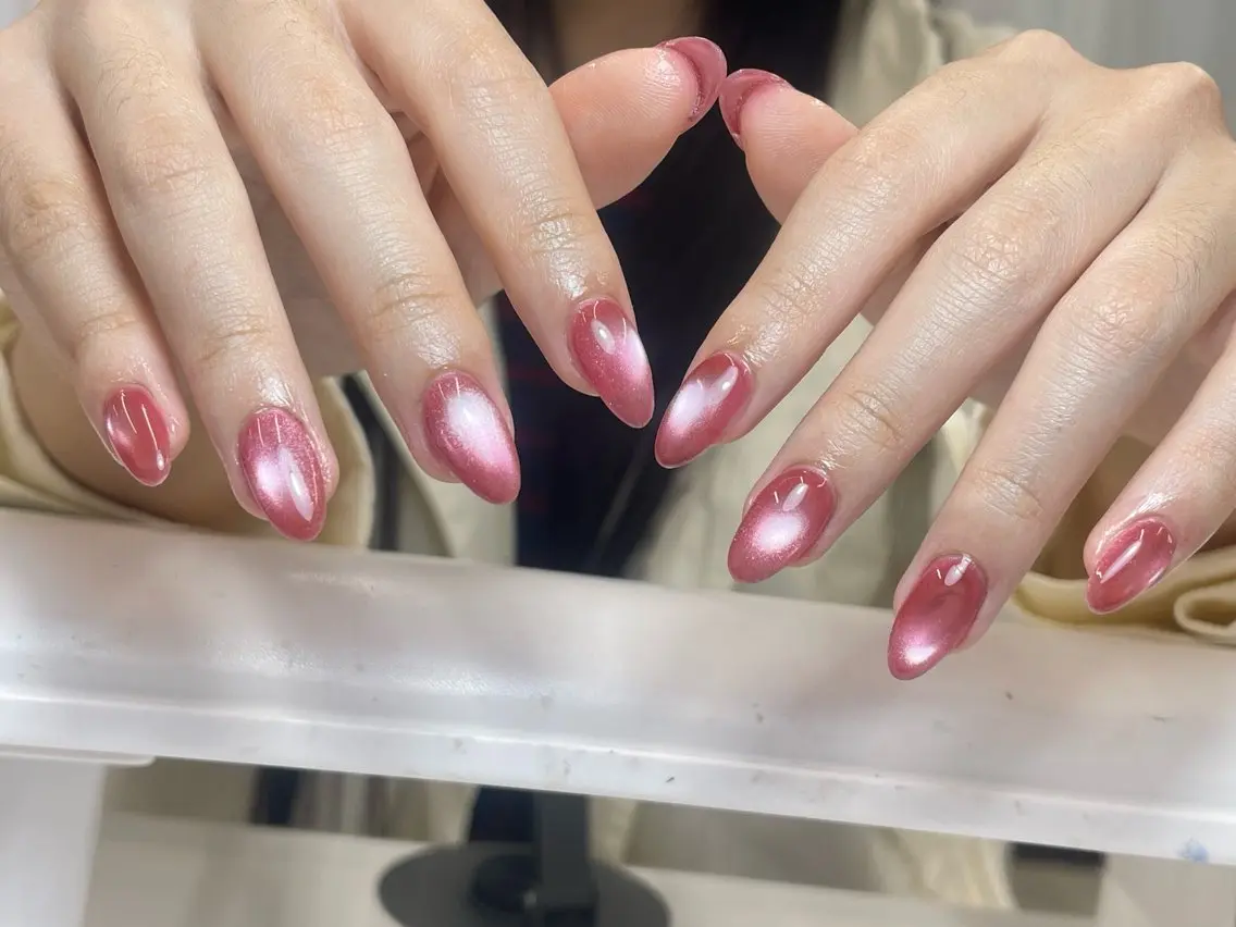 ロング トゥ ヒェンのネイルデザイン