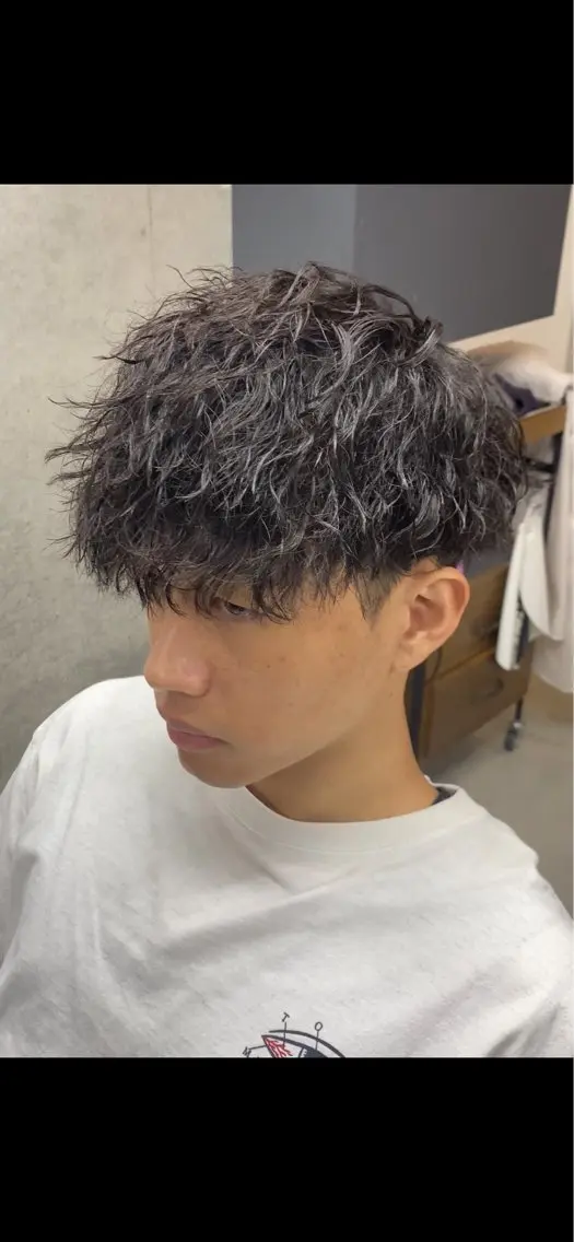 パーマ メンズ 窪田 欣恭のヘアスタイル