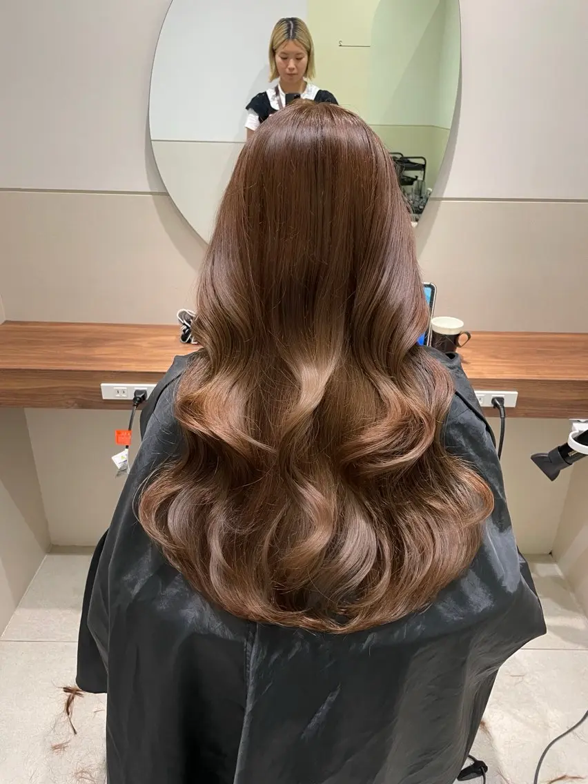 ロング カラー ベージュカラー レイヤーカット カット ヘアカラー トリートメント 岩田菜央 《武蔵小杉》のヘアスタイル