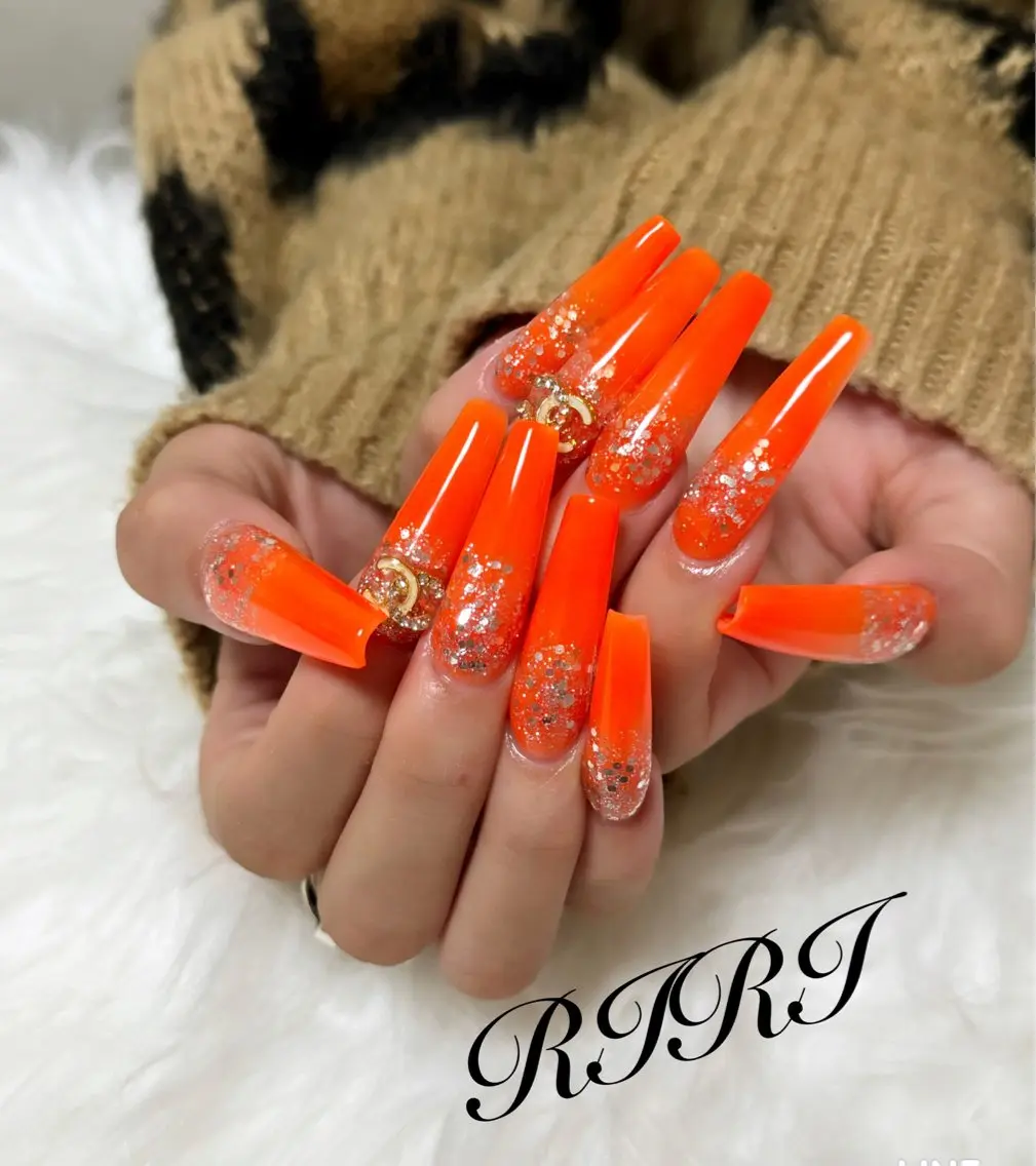 ネイル ジェルネイル ロングネイル オレンジ スカルプネイル シンプルネイル ハンドネイル riri オーナーのネイルデザイン