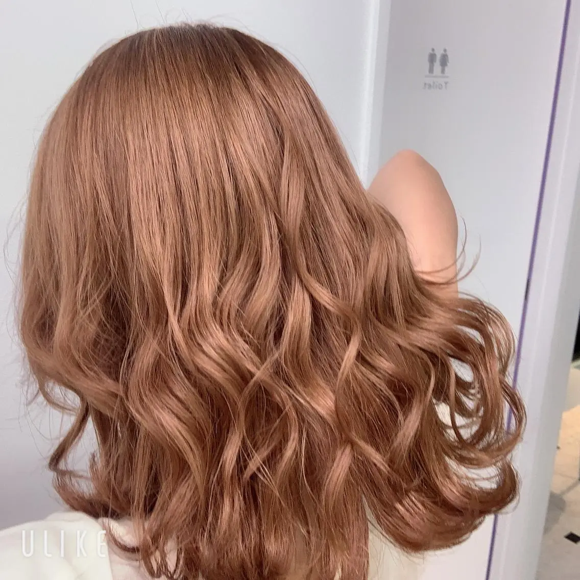 ミディアム カラー ヘアアレンジ 切りっぱなしボブ ベージュカラー 透明感カラー ミルクティーベージュ オレンジ ダブルカラー｜ なおき｜池袋美容師のヘアスタイル