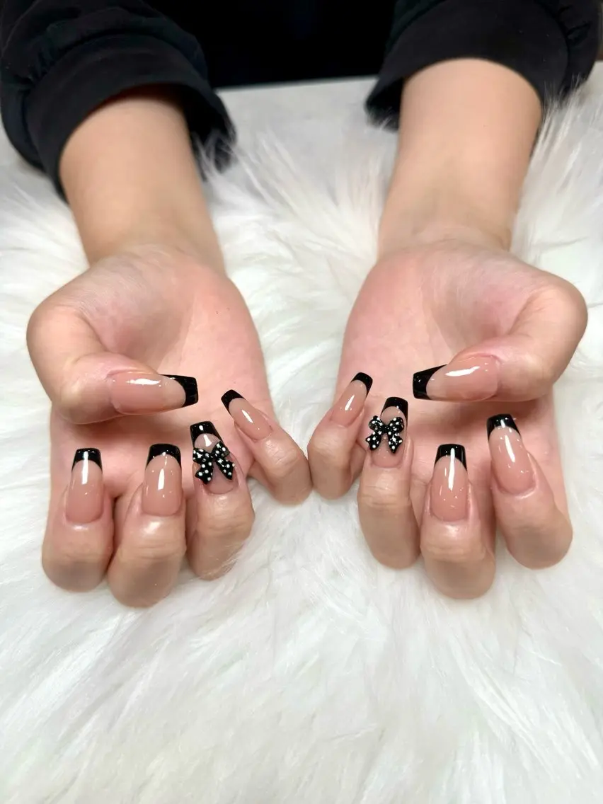 ネイル クリアネイル ドット フラッシュネイル フレンチネイル マグネットネイル ハンドネイル ハンドケア Aria Nail Beautyのネイルデザイン