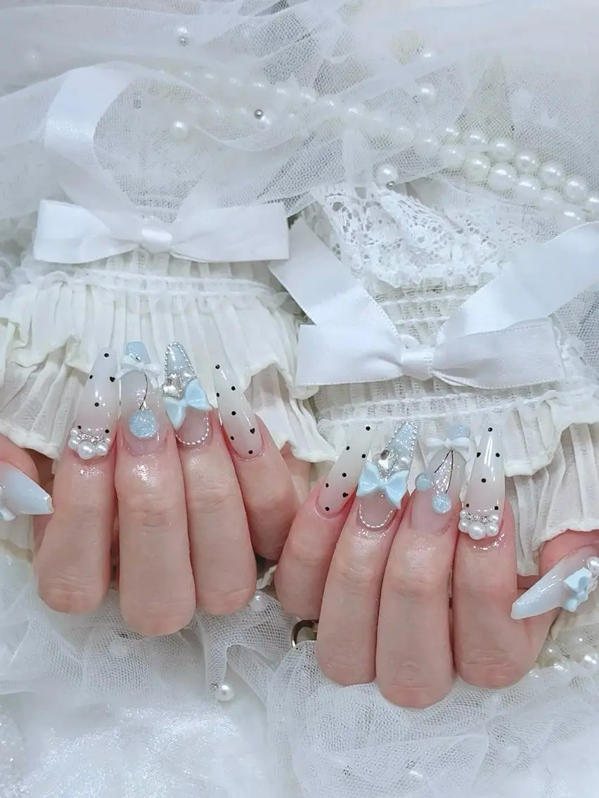 ネイル フレンチネイル ガーリー ガラスフレンチ 氷ネイル・うるうるネイル キラキラネイル ハンドネイル JOSIE nail studioのネイルデザイン