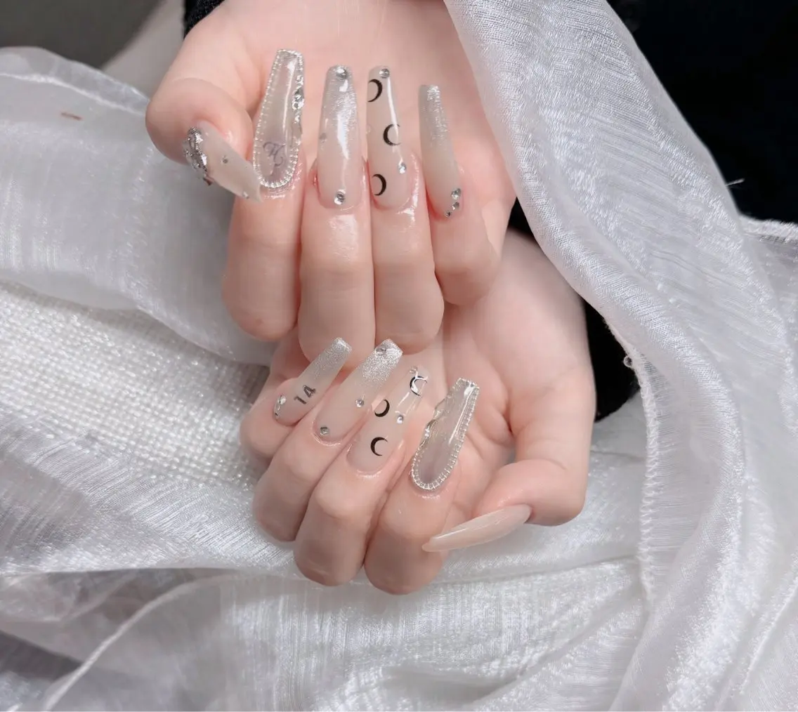 ネイル フレンチネイル ジェルネイル ガラスフレンチ ハロウィン ハート ハンドネイル H.baby Nail Salonのネイルデザイン