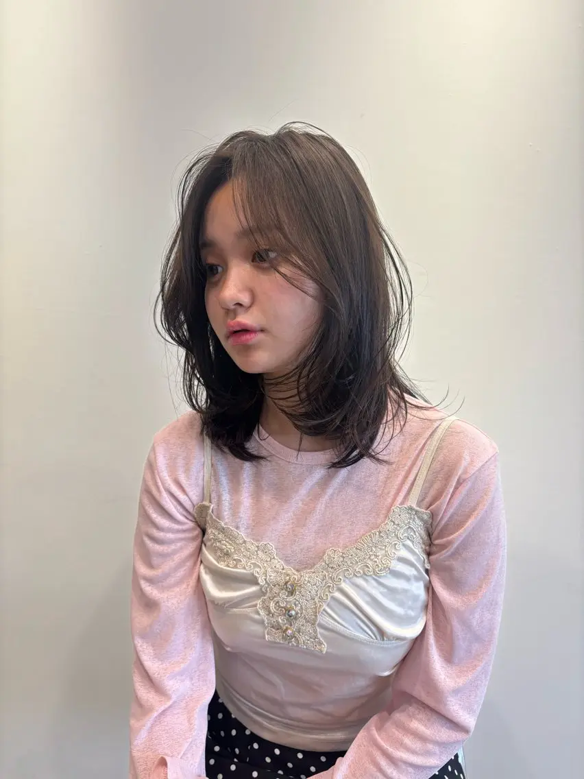 ミディアム カット KAREN(ému) 伏見/カットモデルのヘアスタイル