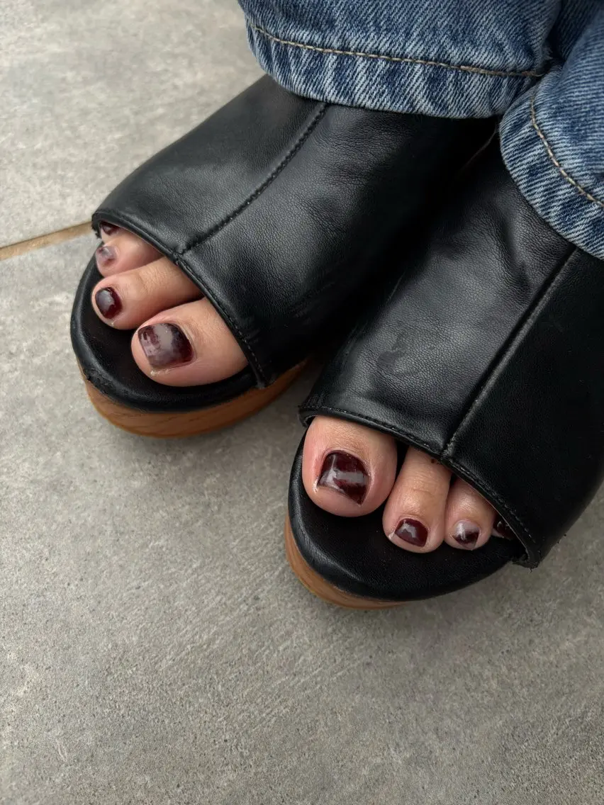 ネイル ニュアンスネイル フットネイル sa ya...のネイルデザイン