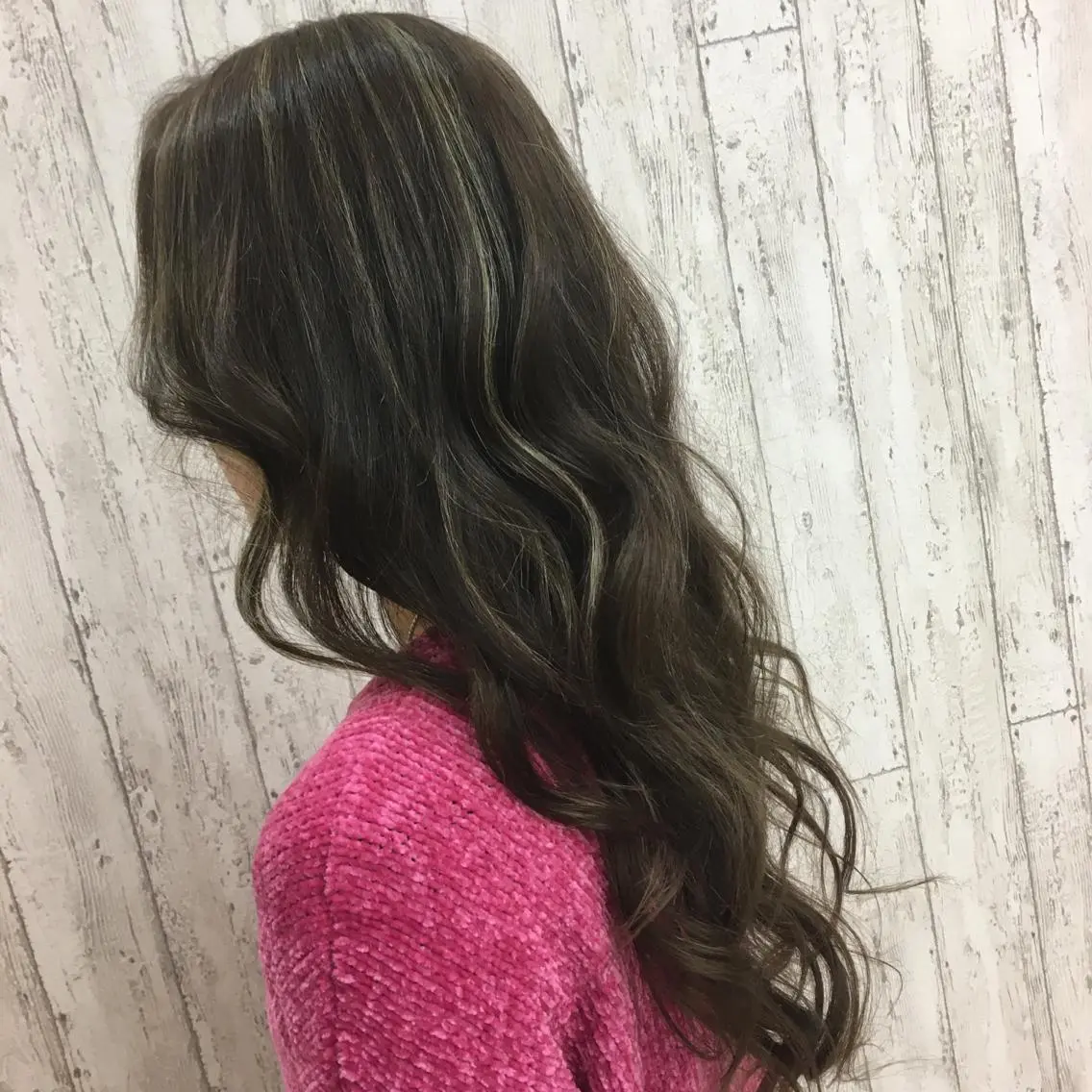 ロング カラー アッシュ Kaede .のヘアスタイル