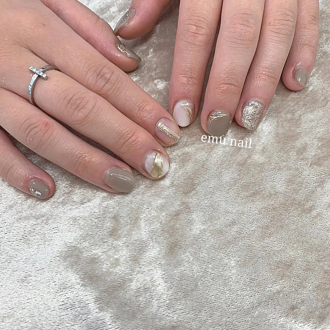 ネイル ニュアンスネイル 冬ネイル emu nailのネイルデザイン