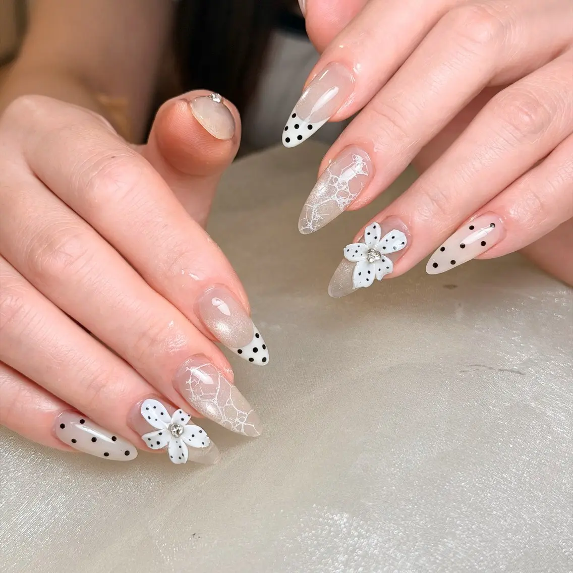 ネイル フラワーネイル ハンドネイル ハンドケア ネイル👑クイーンズ NailQueensのネイルデザイン