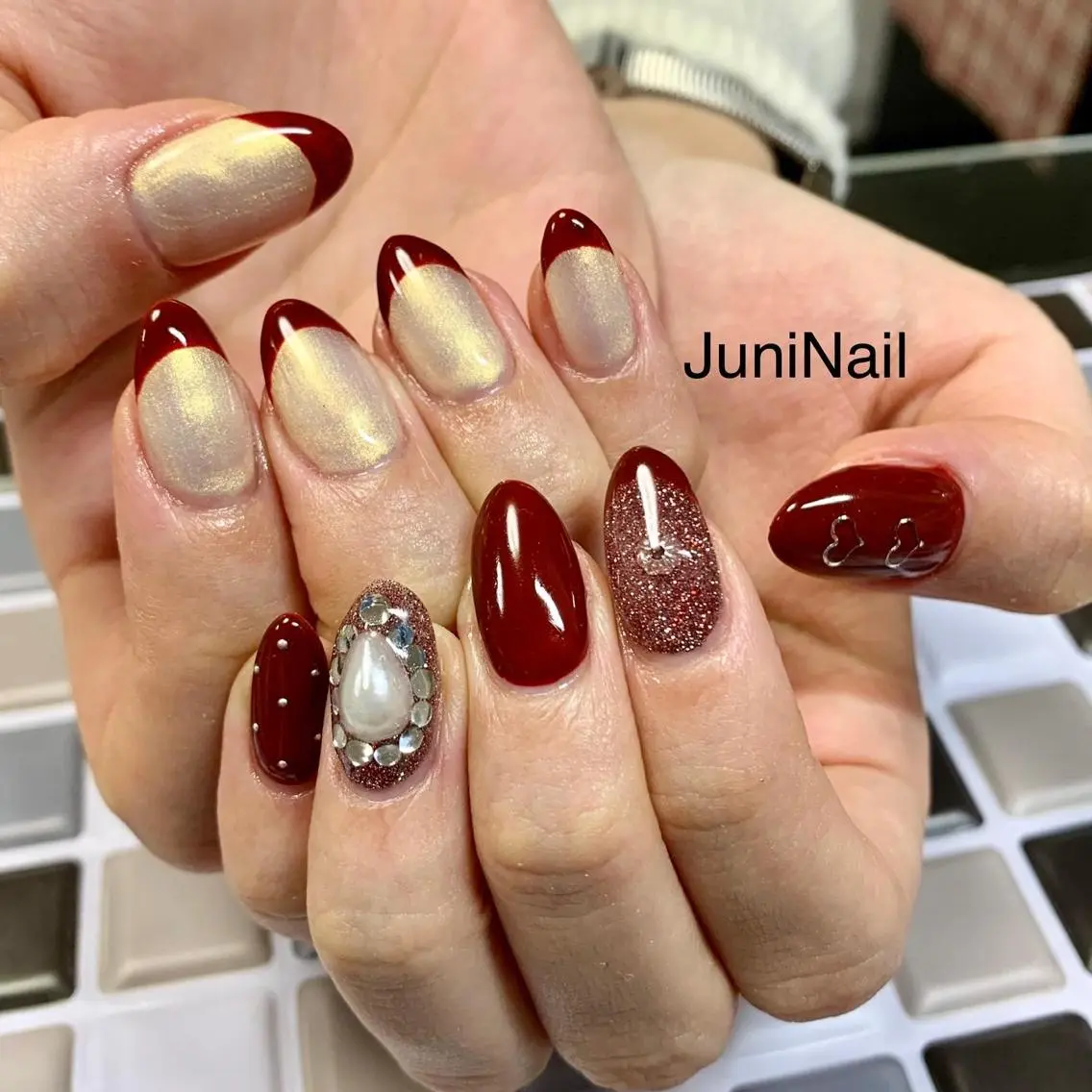 ネイル オーロラネイル クリアネイル フラッシュネイル フレンチネイル 氷ネイル・うるうるネイル ハンドネイル JuniNail 주니네일🇰🇷suのネイルデザイン