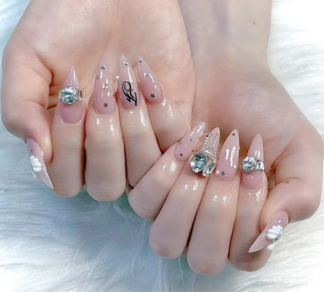 ネイル Hin Hana Nailのネイルデザイン