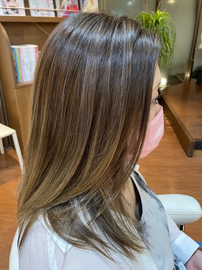 ロング カラー グラデーションカラー レイヤーカット ロング 岩本 ヨシハルのヘアスタイル