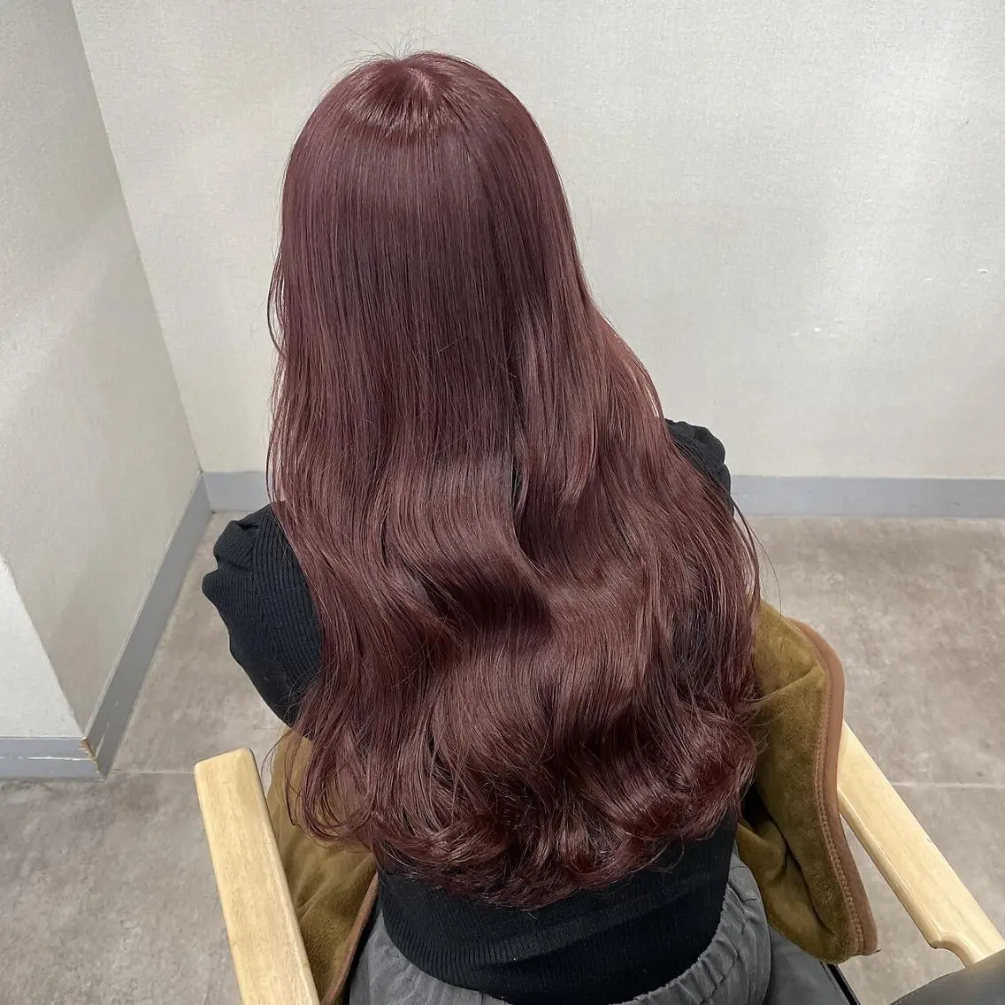 カラー ロング ブラウンカラー ピンクカラー ピンクブラウン 暖色カラー✨代表しげ オグジュアリーのヘアスタイル