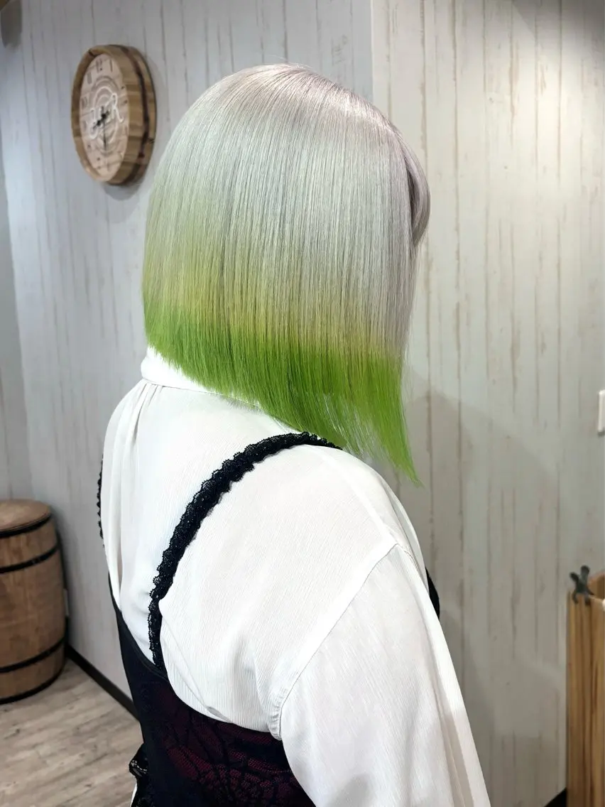 ショート カラー ブリーチ デザインカラー 桑原 由理のヘアスタイル