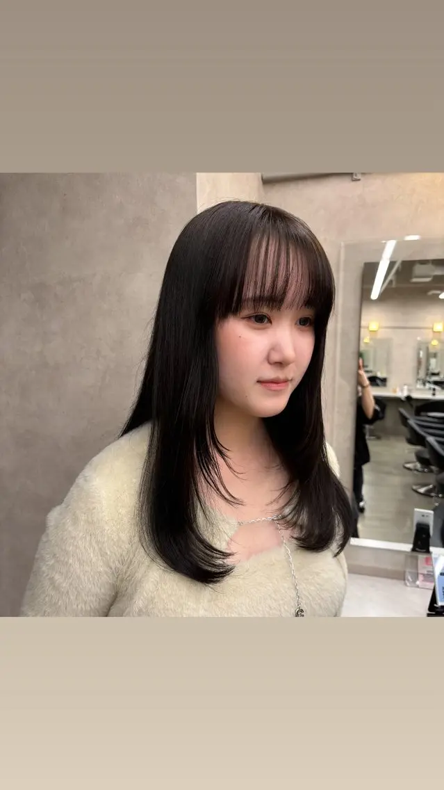 ロング 抜け感レイヤー︴ ニュアンスカラーのヘアスタイル