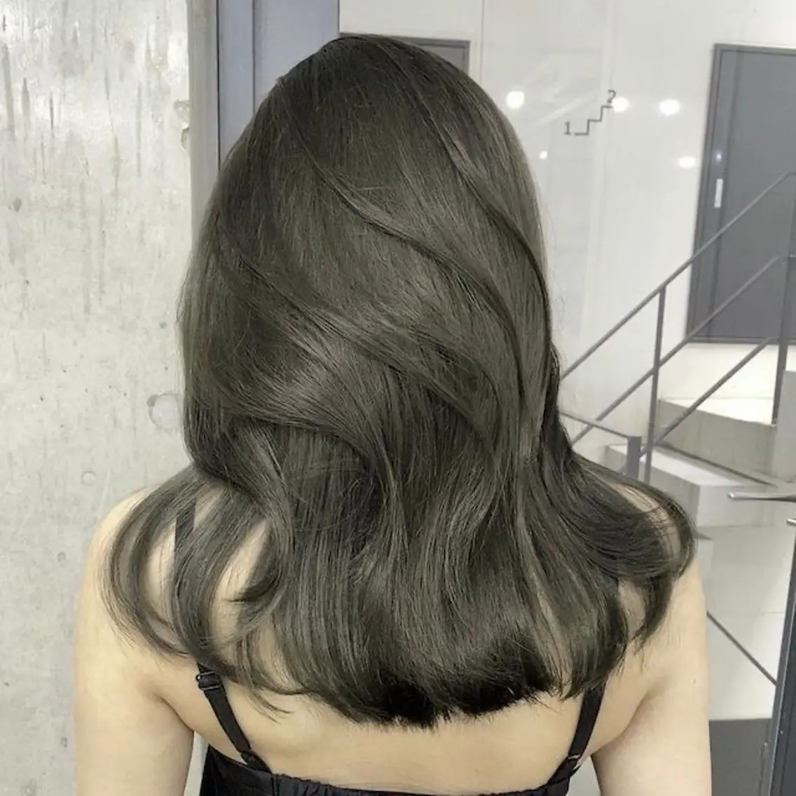 セミロング カット ヘアカラー トリートメント 🦋高屋敷陸🦋 レイヤー/ハイトーンのヘアスタイル
